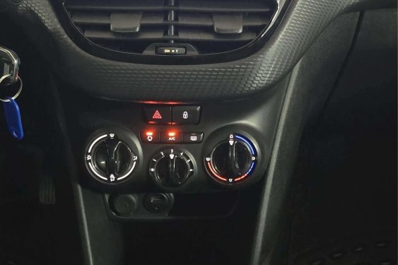 PEUGEOT 208 1.2 Style 82cv. 2017 de segunda mano