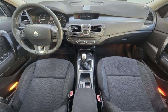 RENAULT LAGUNA 2.0dci 130cv. 2008 de segunda mano