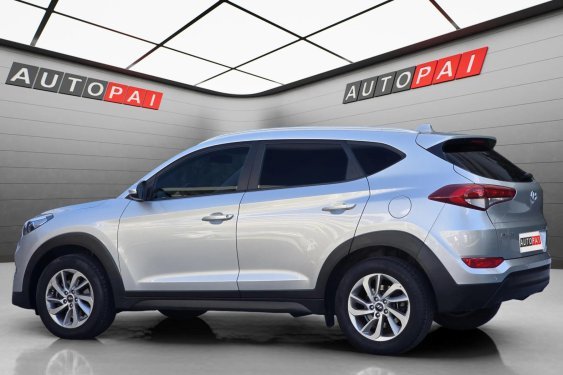 HYUNDAI TUCSON 1.7 CRDI 116cv. ESSENCE 4x2 2016 de segunda mano