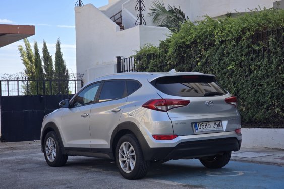HYUNDAI TUCSON 1.7 CRDI 116cv. ESSENCE 4x2 2016 de segunda mano
