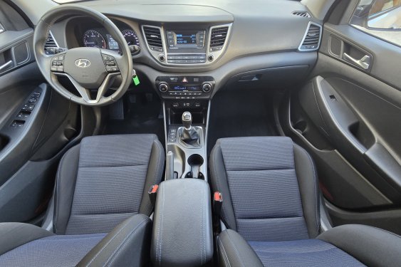 HYUNDAI TUCSON 1.7 CRDI 116cv. ESSENCE 4x2 2016 de segunda mano