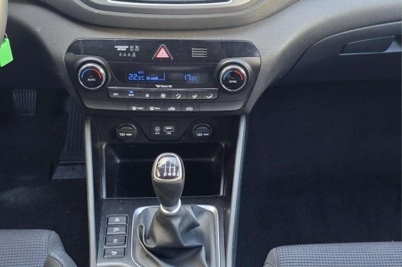 HYUNDAI TUCSON 1.7 CRDI 116cv. ESSENCE 4x2 2016 de segunda mano