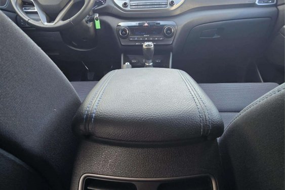 HYUNDAI TUCSON 1.7 CRDI 116cv. ESSENCE 4x2 2016 de segunda mano