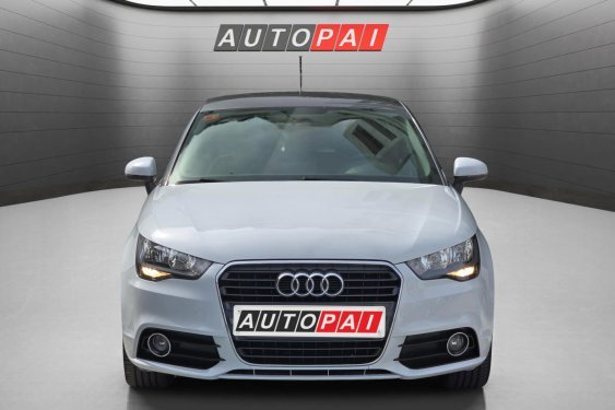 AUDI A1 1.2 TFSI 86cv. AMBITION 2013 de segunda mano