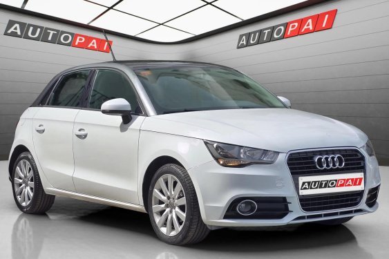 AUDI A1 1.2 TFSI 86cv. AMBITION 2013 de segunda mano