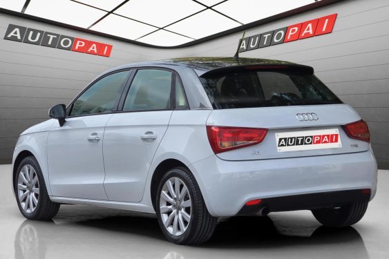 AUDI A1 1.2 TFSI 86cv. AMBITION 2013 de segunda mano