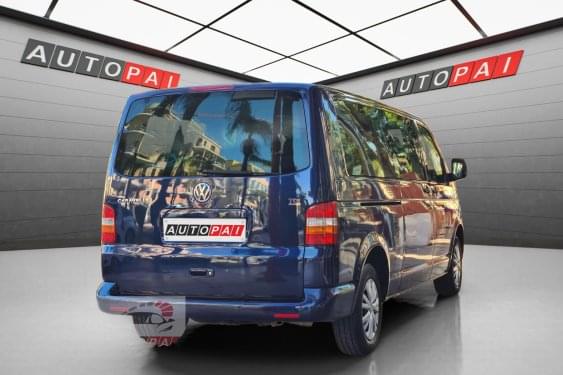 VOLKSWAGEN CARAVELLE LARGO COMBI 2.5 TDI 130cv.(TURISMO) 2008 de segunda mano