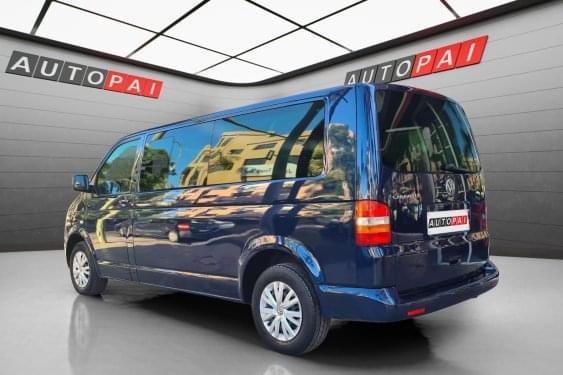 VOLKSWAGEN CARAVELLE LARGO COMBI 2.5 TDI 130cv.(TURISMO) 2008 de segunda mano