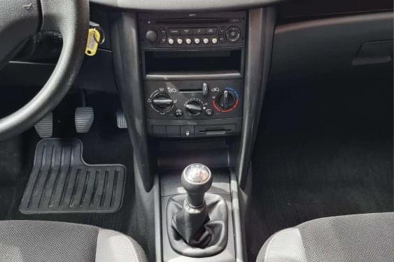 PEUGEOT 207 1.4 2007 de segunda mano