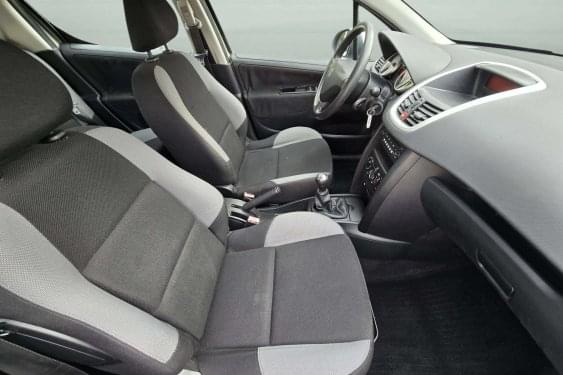PEUGEOT 207 1.4i 75cv. 2007 de segunda mano