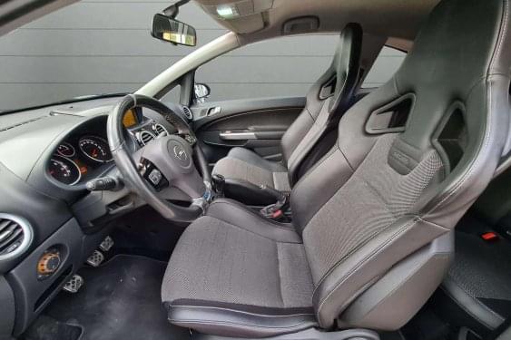 OPEL CORSA OPC 192CV 2008 de segunda mano