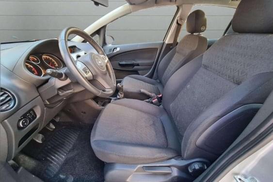 OPEL CORSA 1.4i 100cv. 2013 de segunda mano