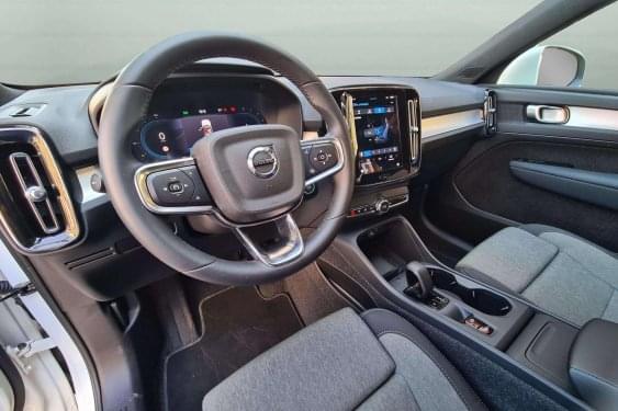 VOLVO XC40 CORE 2WD 2.0 165CV AT7 2024 de segunda mano