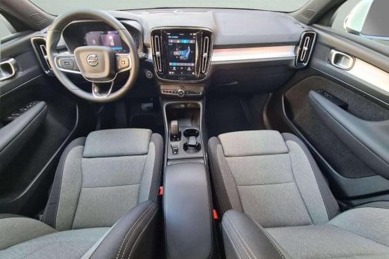 VOLVO XC40 CORE 2WD 2.0 165CV AT7 2024 de segunda mano