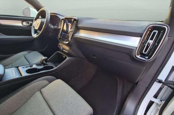 VOLVO XC40 CORE 2WD 2.0 165CV AT7 2024 de segunda mano