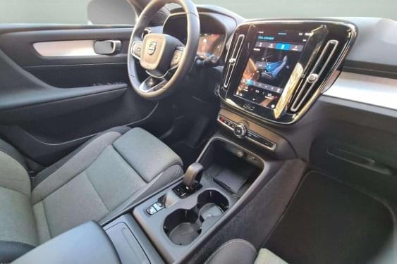 VOLVO XC40 CORE 2WD 2.0 165CV AT7 2024 de segunda mano