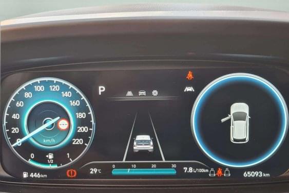 HYUNDAI I20 1.0 TGI 48v 100cv. AUTOM. DCT HÍBRIDO 2021 de segunda mano