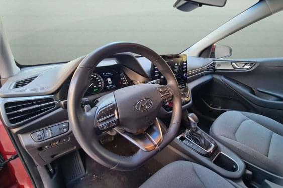 HYUNDAI IONIQ PHEV BURDEOS 2021 de segunda mano
