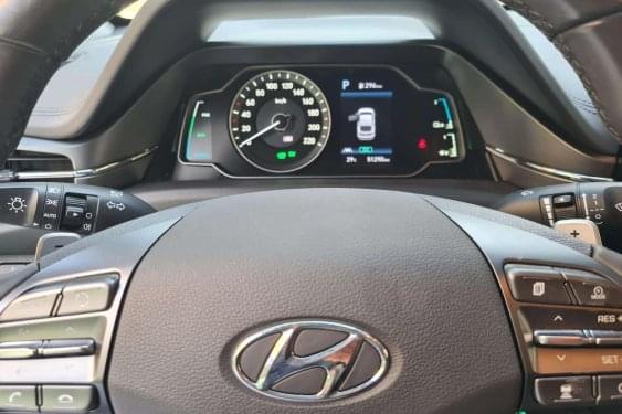 HYUNDAI IONIQ PHEV BURDEOS 2021 de segunda mano