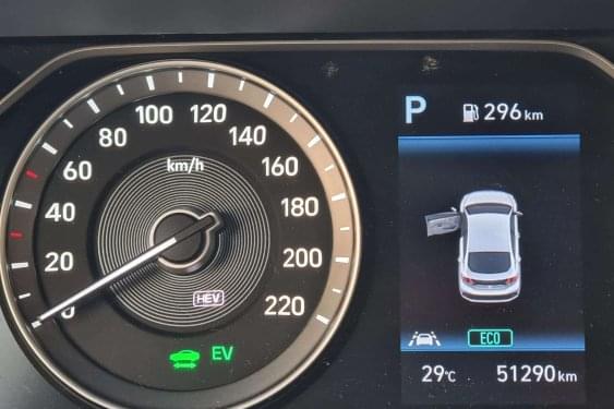 HYUNDAI IONIQ PHEV BURDEOS 2021 de segunda mano