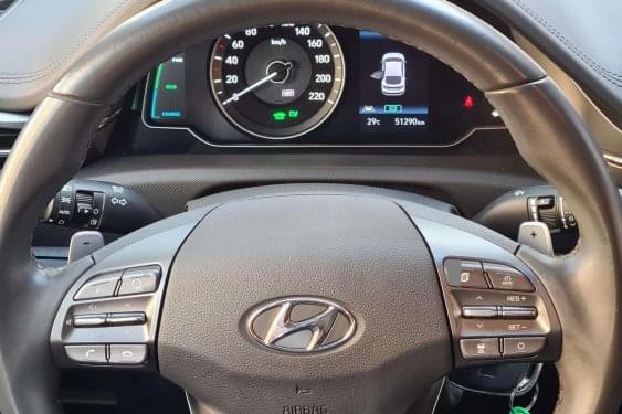 HYUNDAI IONIQ PHEV BURDEOS 2021 de segunda mano