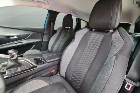 PEUGEOT 3008 AZUL ACTIVE PACK 2022 de segunda mano