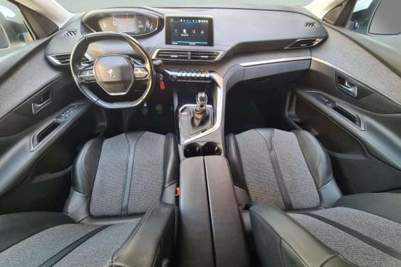 PEUGEOT 3008 ALLURE 1.2i 130CV 2019 de segunda mano