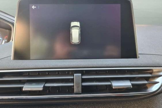 PEUGEOT 3008 ALLURE 1.2i 130CV 2019 de segunda mano