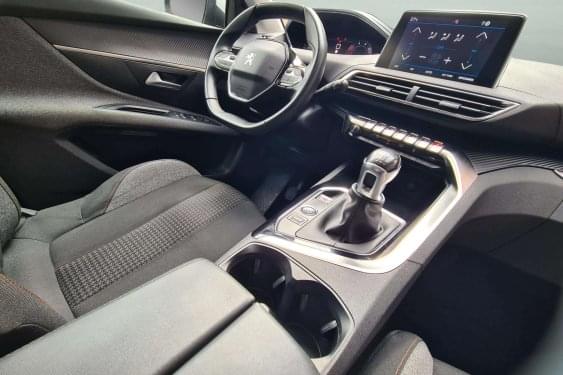 PEUGEOT 5008 1.5 BHDI 130CV ACTIVE PACK 2021 de segunda mano