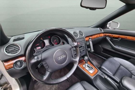 AUDI A4 CABRIO 3.0 V6 220cv. MULTITRONIC 2005 de segunda mano