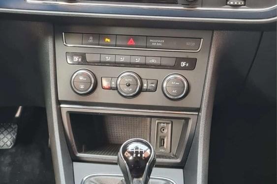 SEAT LEÓN 1.2 TSI 110cv. STYLE CONNECT PLUS 2016 de segunda mano