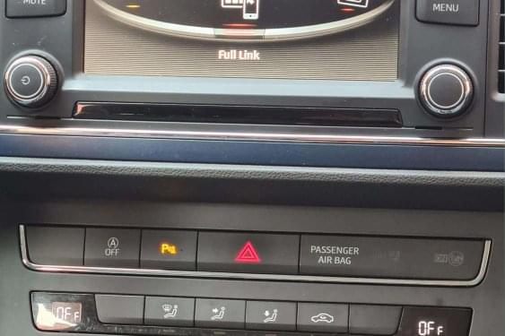 SEAT LEÓN 1.2 TSI 110cv. STYLE CONNECT PLUS 2016 de segunda mano