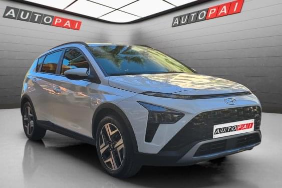 HYUNDAI BAYON 1.0 TGI 100CV 48V MAXX DCT AUT. HÍBRIDO 2023 de segunda mano