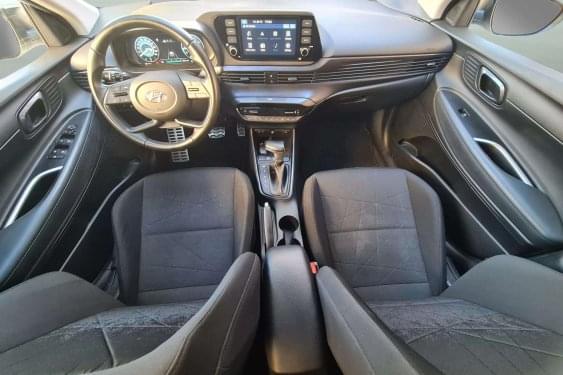 HYUNDAI BAYON 1.0 TGI 100CV 48V MAXX DCT AUT. HÍBRIDO 2023 de segunda mano