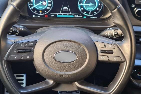 HYUNDAI BAYON 1.0 TGI 100CV 48V MAXX DCT AUT. HÍBRIDO 2023 de segunda mano