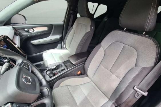 VOLVO XC40 1.5 PHEV R-DESIGN 211cv.  HÍBRIDO ENCHUF 2021 de segunda mano