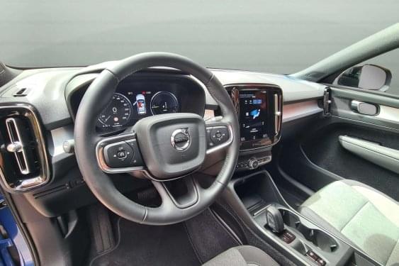 VOLVO XC40 1.5 PHEV R-DESIGN 211cv.  HÍBRIDO ENCHUF 2021 de segunda mano