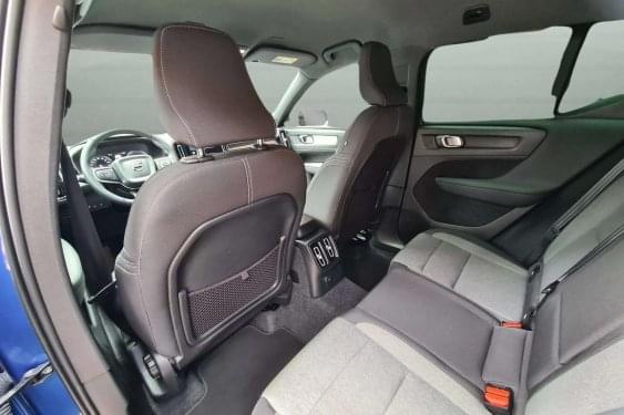 VOLVO XC40 1.5 PHEV R-DESIGN 211cv.  HÍBRIDO ENCHUF 2021 de segunda mano