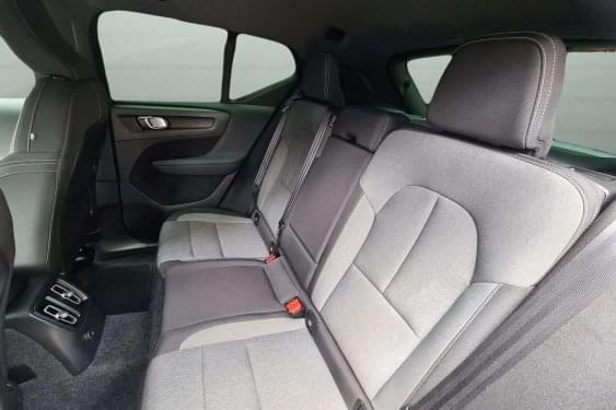 VOLVO XC40 1.5 PHEV R-DESIGN 211cv.  HÍBRIDO ENCHUF 2021 de segunda mano