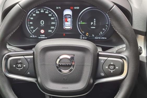 VOLVO XC40 1.5 PHEV R-DESIGN 211cv.  HÍBRIDO ENCHUF 2021 de segunda mano