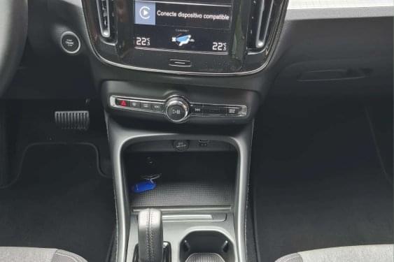 VOLVO XC40 1.5 PHEV R-DESIGN 211cv.  HÍBRIDO ENCHUF 2021 de segunda mano