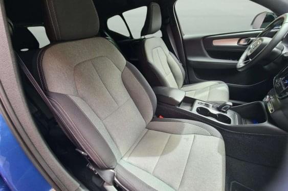 VOLVO XC40 1.5 PHEV R-DESIGN 211cv.  HÍBRIDO ENCHUF 2021 de segunda mano