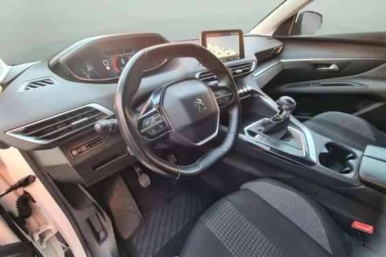 PEUGEOT 3008 1.2i 130cv. ACTIVE 2018 de segunda mano