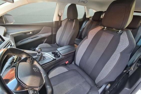 PEUGEOT 3008 1.2i 130cv. ACTIVE 2018 de segunda mano