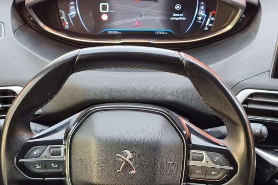 PEUGEOT 3008 1.2i 130cv. ACTIVE 2018 de segunda mano