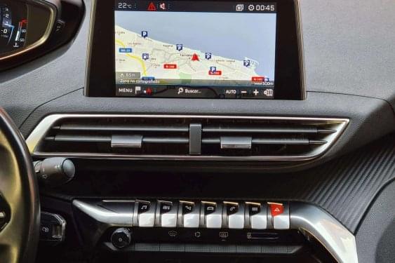 PEUGEOT 3008 1.2i 130cv. ACTIVE 2018 de segunda mano