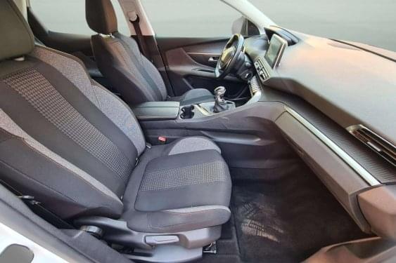 PEUGEOT 3008 1.2i 130cv. ACTIVE 2018 de segunda mano