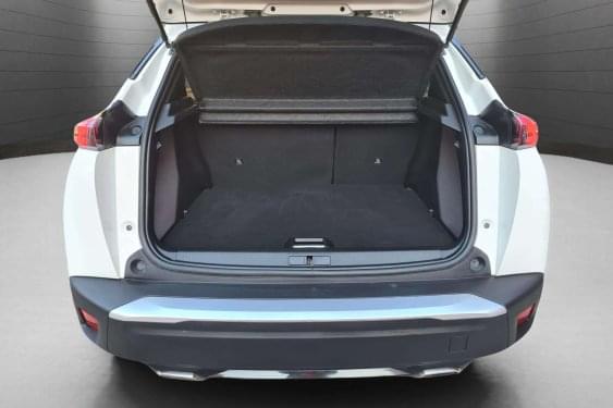 PEUGEOT 2008 1.2i 130cv. EAT8  (AUTOM) ALLURE PACK 2021 de segunda mano