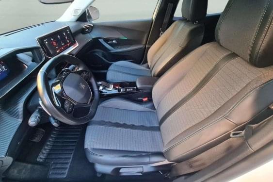 PEUGEOT 2008 1.2i 130cv. EAT8  (AUTOM) ALLURE PACK 2021 de segunda mano