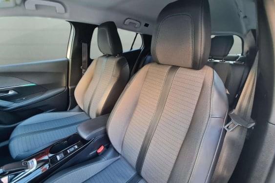 PEUGEOT 2008 1.2i 130cv. EAT8  (AUTOM) ALLURE PACK 2021 de segunda mano